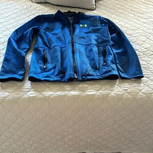 Youth xl under armour jacket, inside pockets, like new